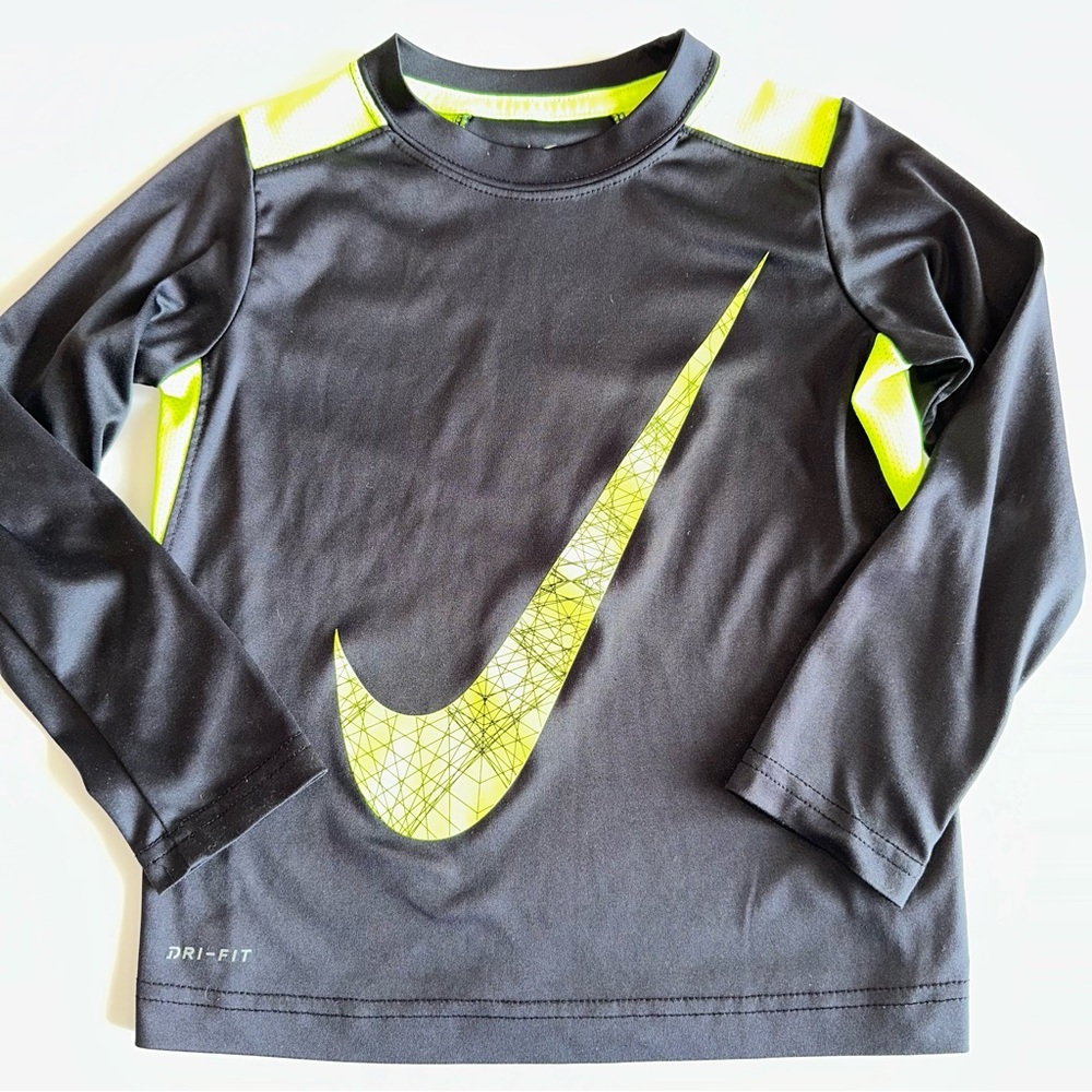 🙂4/$20 Nike Dri Fit Shirt